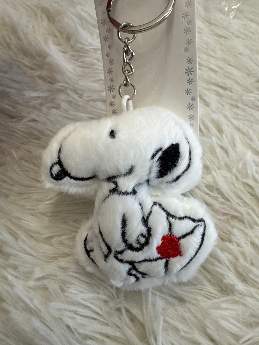 Snoopy Peanuts plush keychain bag charm with a love letter